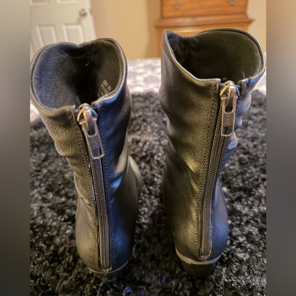 BareTraps Black Heeled Boots - Picture 4 of 6